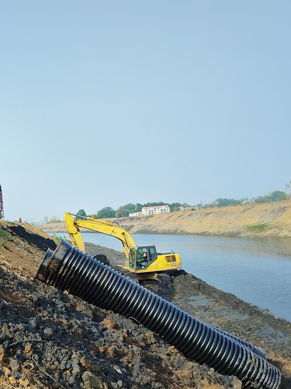 中铁港航局黄滩河域治理波纹管排污项目